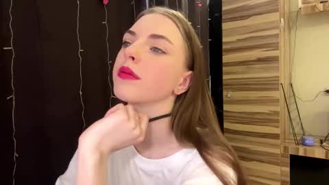 Snapshot of caylakimbro chatting on 03/01/26, 09:11 Polly online show from 03/01/26, 09:11