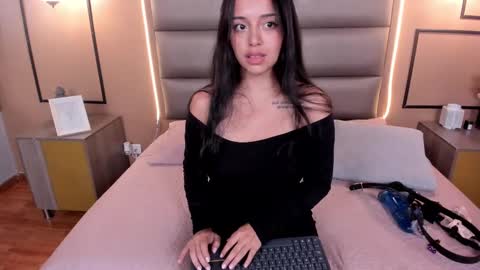 Snapshot of caylincollins chatting on 02/07/25, 01:25 caylincollins online show from 02/07/25, 01:25