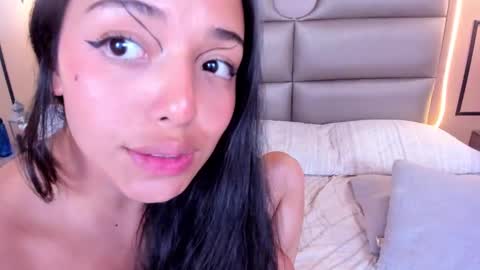 Snapshot of caylincollins chatting on 02/19/25, 05:49 caylincollins online show from 02/19/25, 05:49