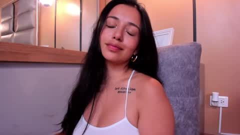 Snapshot of caylincollins chatting on 03/01/25, 06:57 caylincollins online show from 03/01/25, 06:57