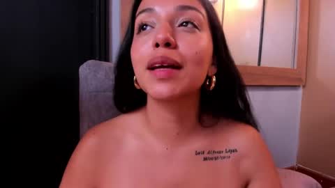 Snapshot of caylincollins chatting on 03/01/25, 10:02 caylincollins online show from 03/01/25, 10:02