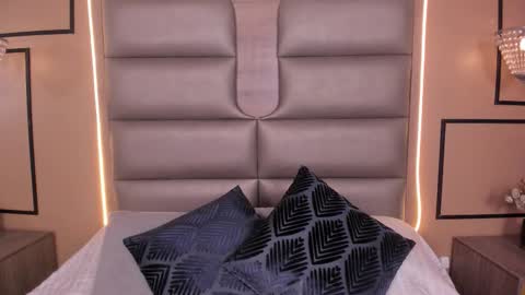 Snapshot of caylincollins chatting on 12/03/25, 03:03 caylincollins online show from 12/03/25, 03:03