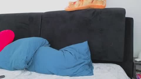 Folow my instagram cuteback7272 and onlyfans cbhotblonde1 online show from 10/19/25, 07:53