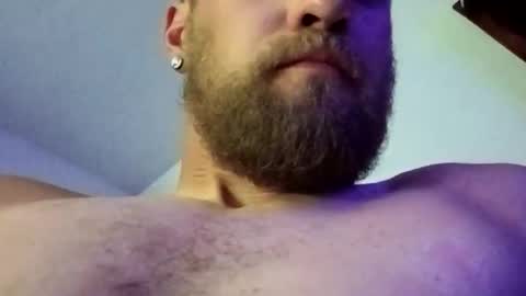 Snapshot of cbruggemann1129 chatting on 05/18/26, 04:07 TheLegend online show from 05/18/26, 04:07