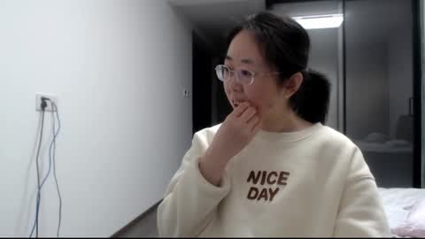 Snapshot of cbz112233 chatting on 03/04/25, 02:53 ANNYANNY online show from 03/04/25, 02:53