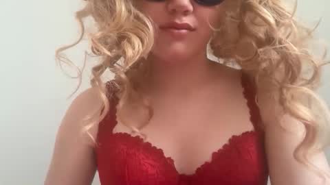 Snapshot of cclavender chatting on 02/17/26, 05:19 Claire online show from 02/17/26, 05:19