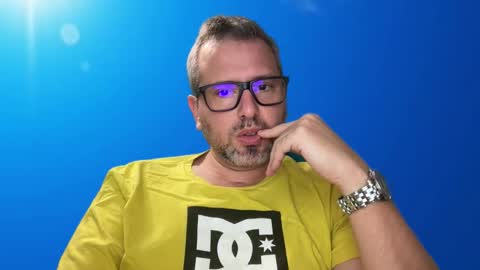 Snapshot of ccmhp1 chatting on 12/01/25, 07:52 Tomys online show from 12/01/25, 07:52