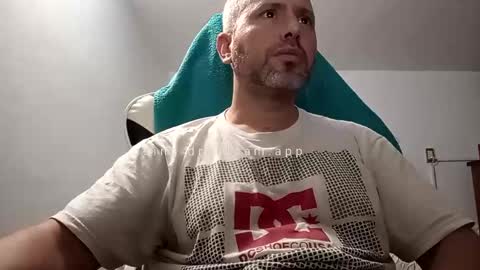 Snapshot of ccmhp1 chatting on 02/01/26, 09:24 Tomys online show from 02/01/26, 09:24