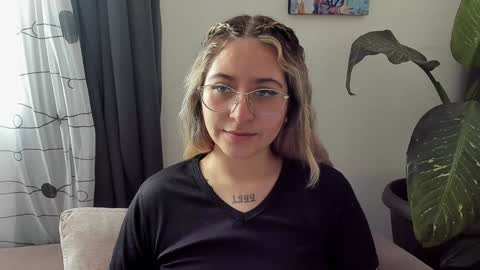 Snapshot of ccuteass chatting on 12/07/24, 03:41 ccuteass online show from 12/07/24, 03:41