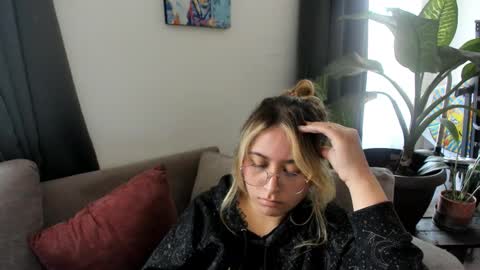 Snapshot of ccuteass chatting on 01/20/25, 04:01 ccuteass online show from 01/20/25, 04:01