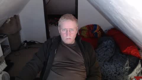 Snapshot of cebas chatting on 02/20/25, 09:00 cebas online show from 02/20/25, 09:00