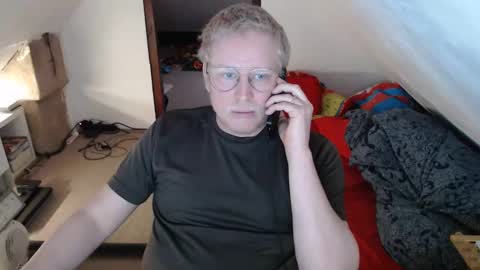 Snapshot of cebas chatting on 03/11/25, 11:01 cebas online show from 03/11/25, 11:01