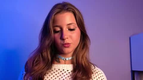 Lina  online show from 11/06/25, 09:15