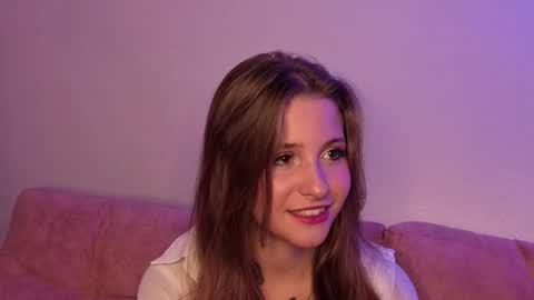 Lina  online show from 11/19/25, 07:36