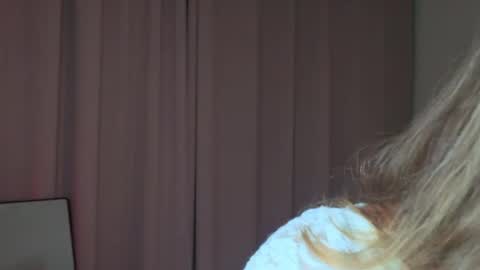 Lina  online show from 04/08/26, 07:14