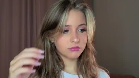 Lina  online show from 04/09/26, 07:19