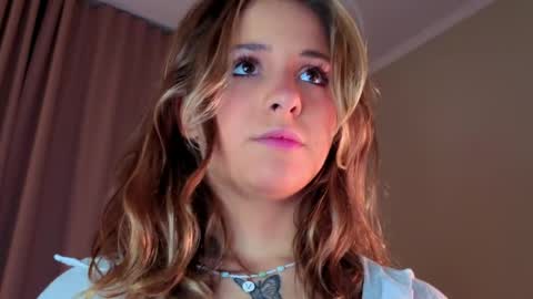 Lina  online show from 04/19/26, 07:16