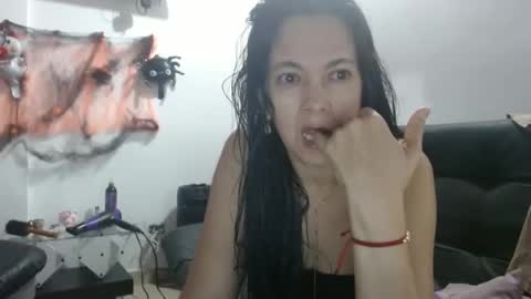 ceci online show from 10/25/25, 02:08