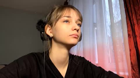 Lily online show from 11/21/25, 12:04