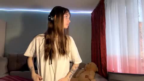 Lily online show from 11/23/25, 12:16