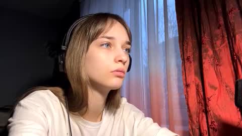 Lily online show from 12/03/25, 12:03