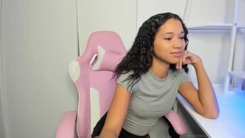 Snapshot of cedaya555 chatting on 02/18/25, 05:42 CEDAYA555 online show from 02/18/25, 05:42