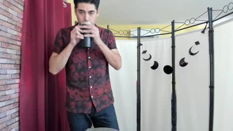 Snapshot of cedric_moon chatting on 01/18/25, 08:19 Cedric Moon online show from 01/18/25, 08:19