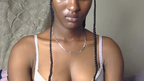 Snapshot of cee_queen chatting on 06/24/26, 01:15 cee_queen online show from 06/24/26, 01:15