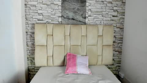 CELESSTE online show from 12/04/25, 01:20