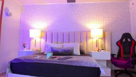 Snapshot of celeste_017 chatting on 01/04/25, 02:14 Celeste online show from 01/04/25, 02:14