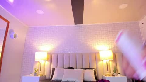 Snapshot of celeste_017 chatting on 03/11/25, 10:42 Celeste online show from 03/11/25, 10:42