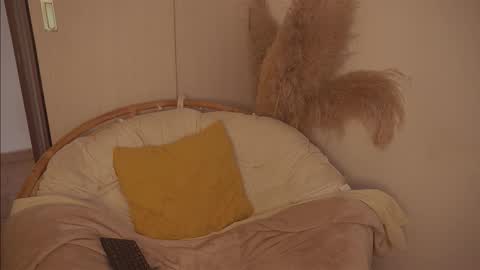 Diane Independent model online show from 10/16/25, 08:32