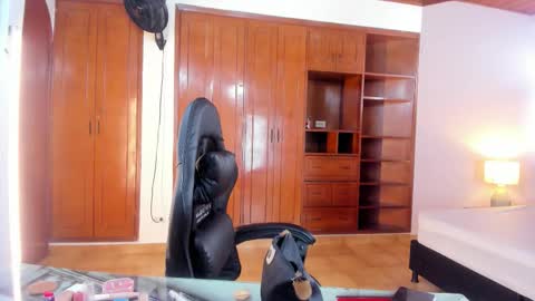 SARA  online show from 12/17/25, 06:36