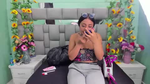 Snapshot of celeste_owen18 chatting on 12/24/24, 04:00 celeste owen18 online show from 12/24/24, 04:00