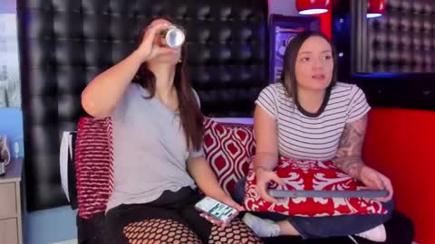 Snapshot of celeste_starsss chatting on 02/14/25, 04:47 celeste_starsss online show from 02/14/25, 04:47