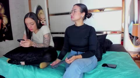 Snapshot of celeste_starsss chatting on 10/15/25, 09:37 celeste_starsss online show from 10/15/25, 09:37