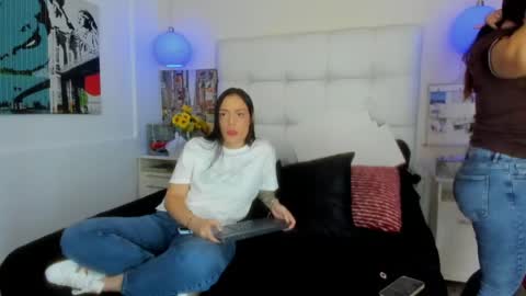 Snapshot of celeste_starsss chatting on 04/26/26, 04:43 celeste_starsss online show from 04/26/26, 04:43