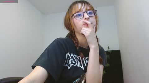 Snapshot of celesteayase chatting on 02/05/25, 01:37 celesteayase online show from 02/05/25, 01:37