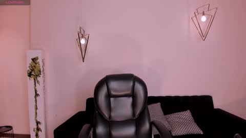 Snapshot of celestemoonx1 chatting on 11/23/25, 03:17 Celeste Moon online show from 11/23/25, 03:17