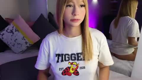 Snapshot of celestenoa chatting on 07/31/26, 11:53 celesteNoa online show from 07/31/26, 11:53