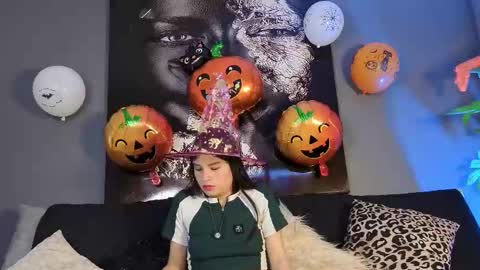 Snapshot of celestesecret chatting on 10/24/25, 07:10 Sara online show from 10/24/25, 07:10