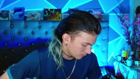 I am Valentinn online show from 12/23/25, 02:53