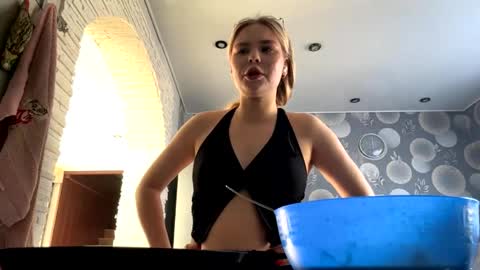 Snapshot of celestinehilscher chatting on 06/03/26, 02:33 Cary online show from 06/03/26, 02:33