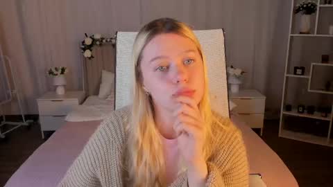 Snapshot of celestinemauriac chatting on 05/26/26, 06:37 your cute kitty online show from 05/26/26, 06:37