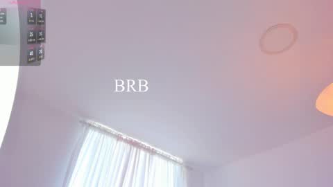 Snapshot of celia_dubois chatting on 02/22/25, 08:42 Ari online show from 02/22/25, 08:42