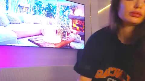 Aneli online show from 12/21/25, 09:11