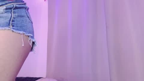Snapshot of celine_golden chatting on 07/19/26, 06:28 CELINE online show from 07/19/26, 06:28