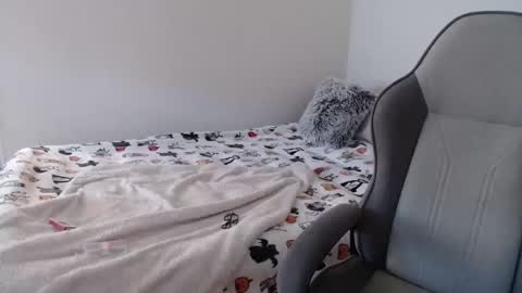 Celine Costas online show from 11/16/25, 05:07