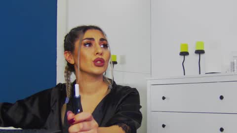 CelineMeyer online show from 10/28/25, 06:28