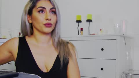 CelineMeyer online show from 11/04/25, 06:34